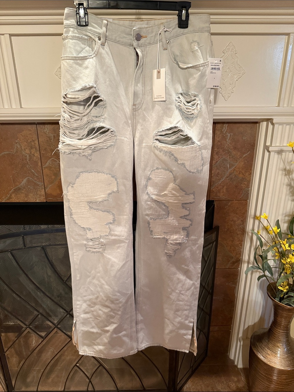 Good American - Women’s Distressed Light Blue Jeans